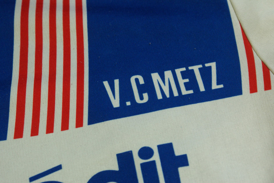Maillot cycliste CREDIT MUTUEL V.C.P jaune vintage Tricots du Rocher Maillot cycliste CREDIT MUTUEL V.C.P jaune vintage Tricots du Rocher