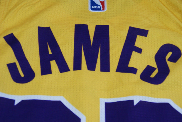 Maillot basket rétro Lakers Los Angeles N°23 James NBA