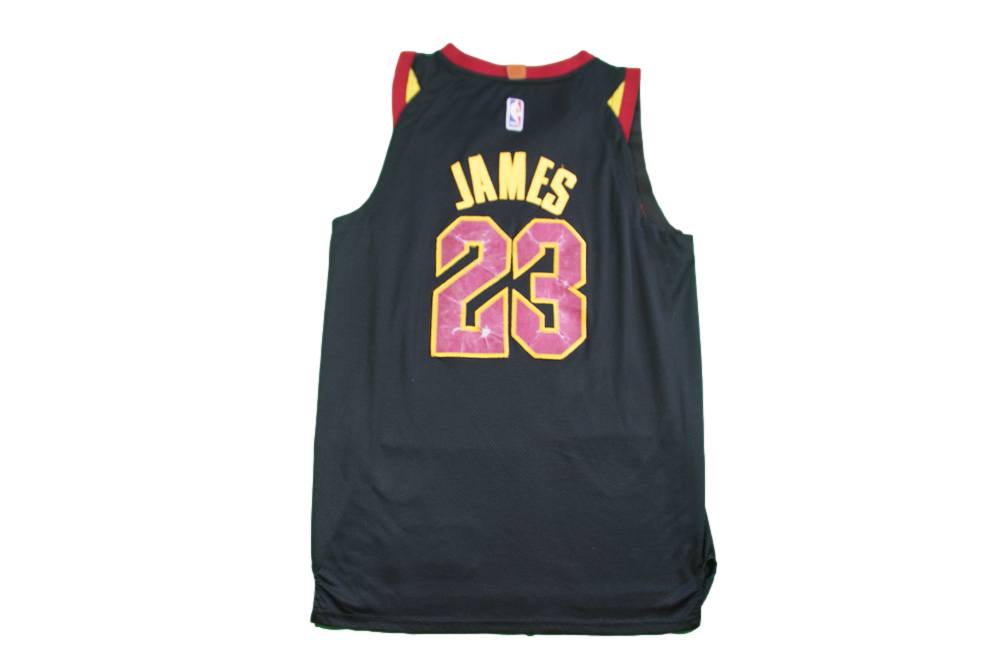 Maillot basket rétro Cavaliers Cleveland N°23 James NBA