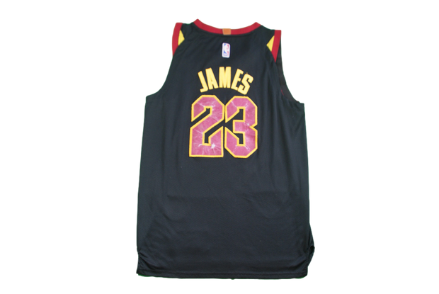 Maillot basket rétro Cavaliers Cleveland N°23 James NBA