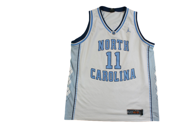 Maillot basket rétro North Carolina N°11