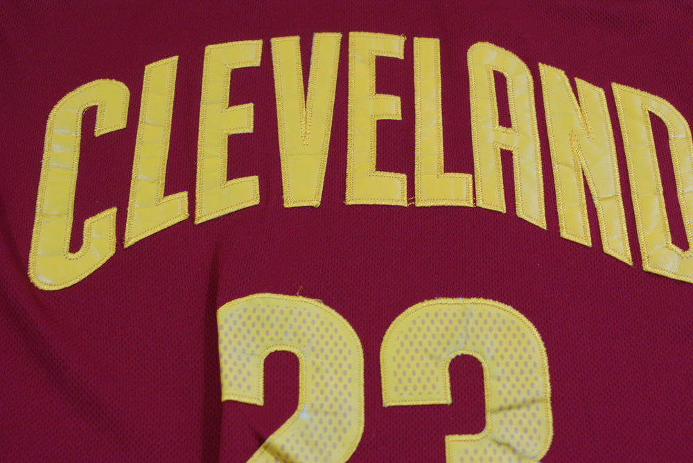 Maillot basket vintage Cavaliers Cleveland N°23 James NBA