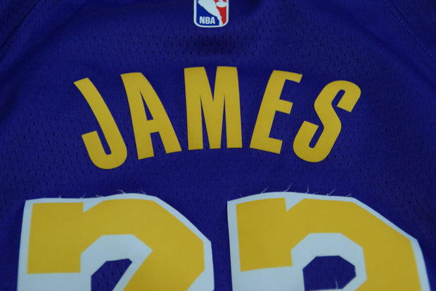 Maillot et short basket rétro Lakers Los Angeles #23 James NBA